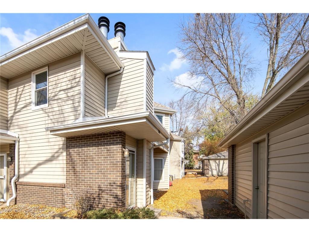 1034 E Travelers Trail, Burnsville, MN, 55337 MLS 6273866 Edina Realty