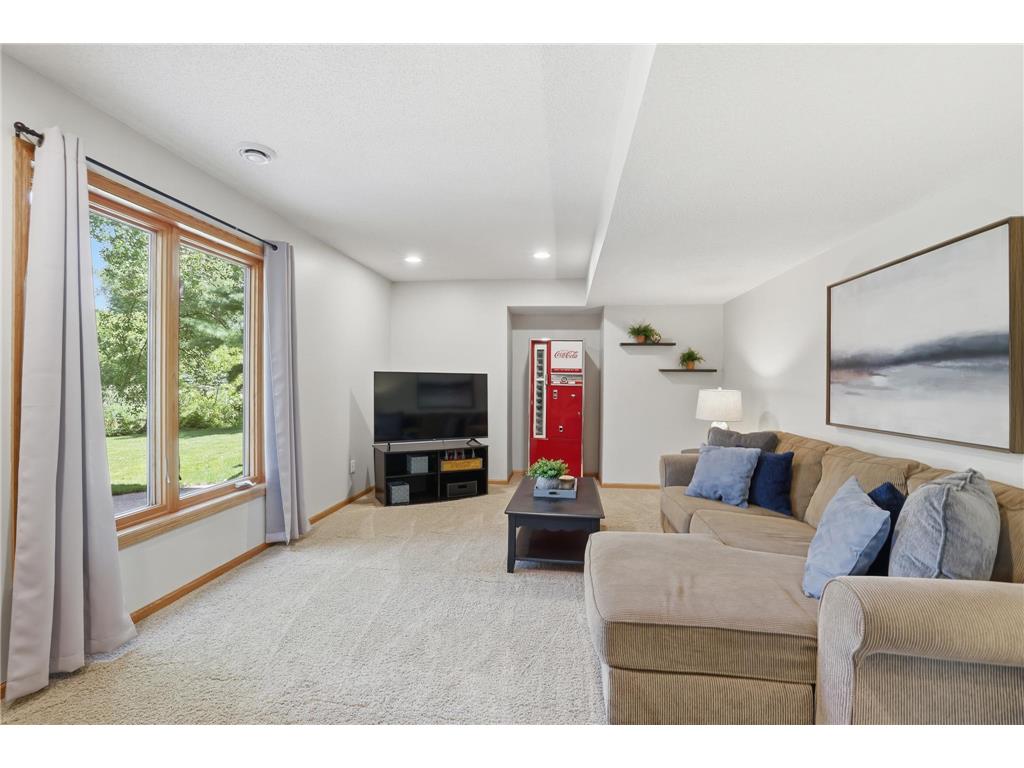 10362 Waterfront Drive Woodbury MN 55129 7094788 image35