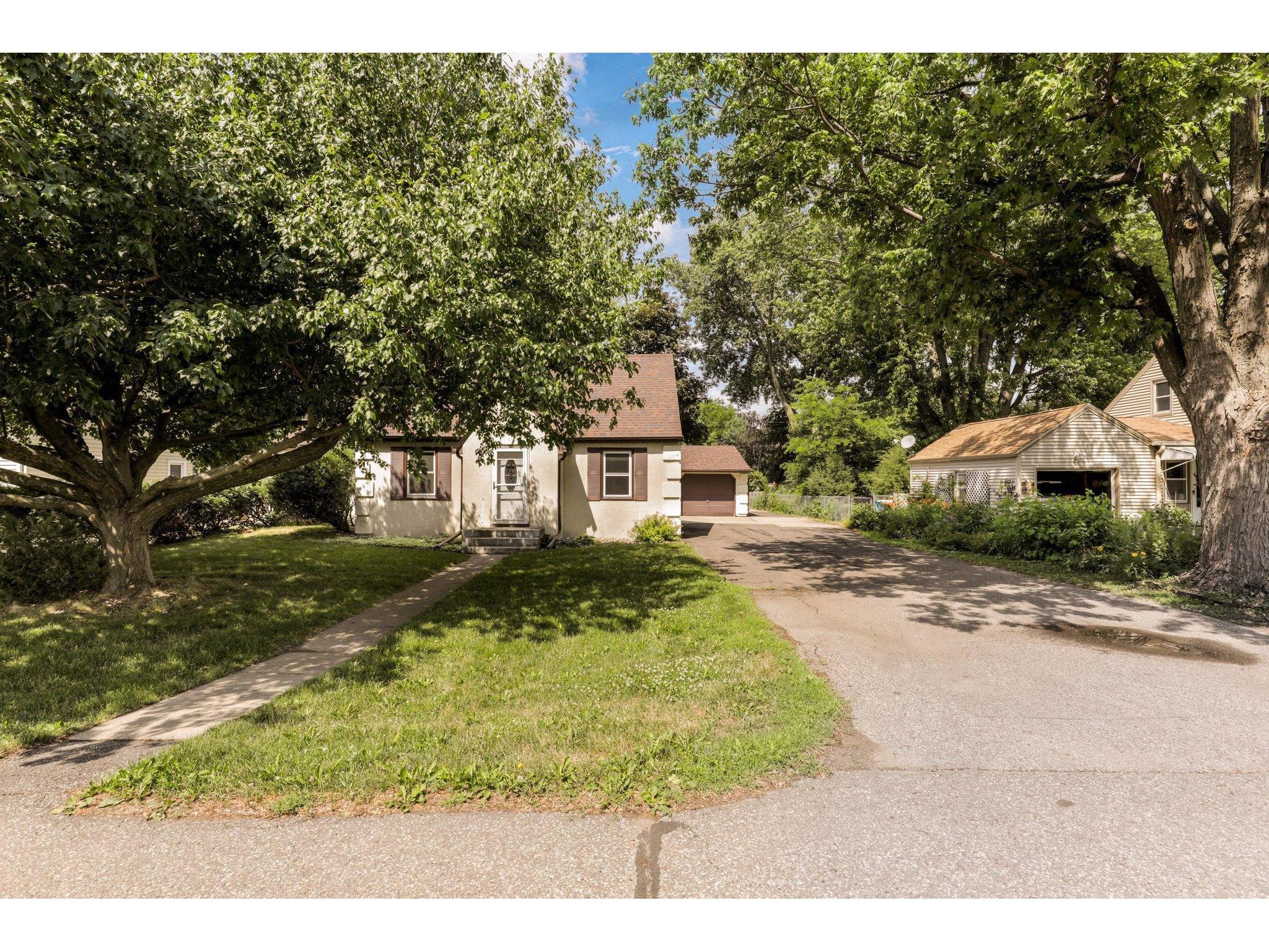 1037 Sterling Street N, Maplewood, MN 55119 MLS 6018457 Edina Realty