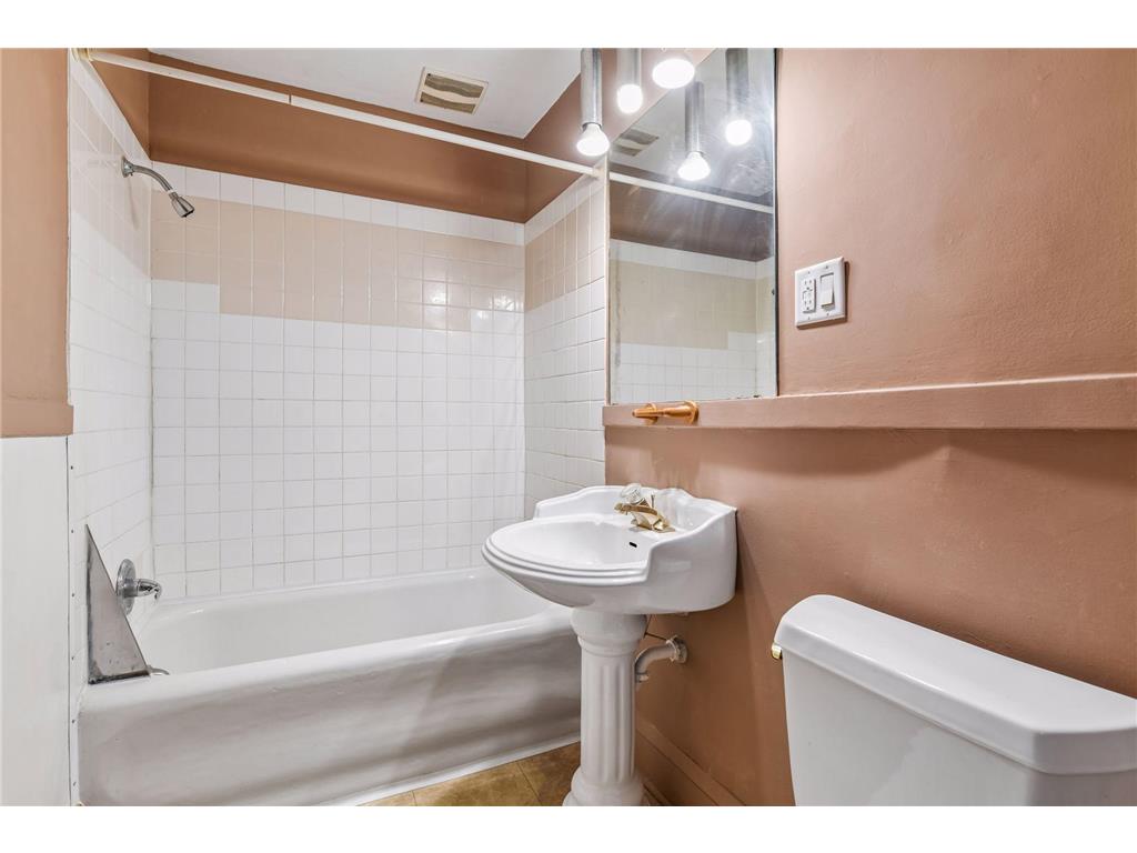 1038 23rd Avenue SE Minneapolis MN 55414 7055745 image17