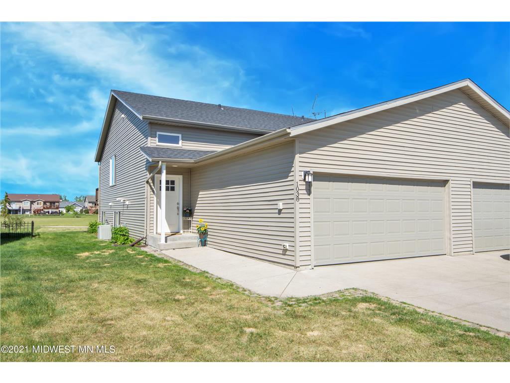 1038 38 1/2 Ave Avenue W West Fargo ND 58078 6217217 image1
