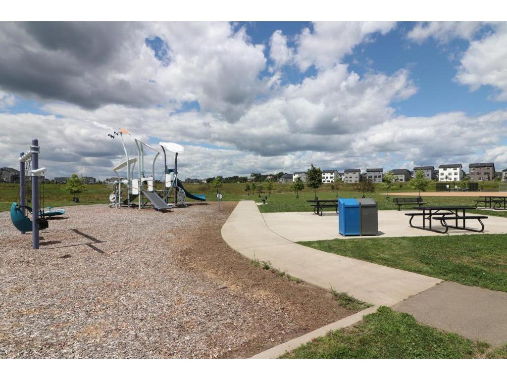 10390 McGregor Boulevard Woodbury MN 55129 6818562 image18