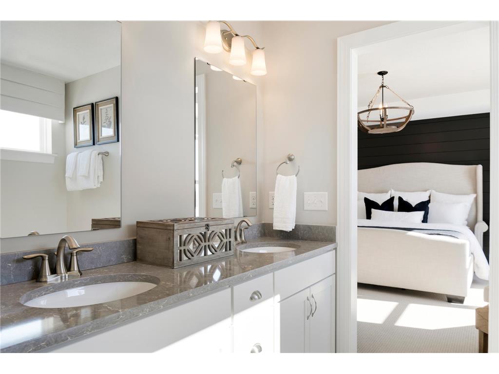 10390 McGregor Boulevard Woodbury MN 55129 6818562 image8