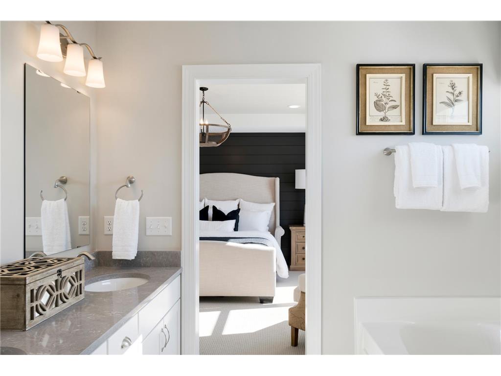 10390 McGregor Boulevard Woodbury MN 55129 6818562 image9