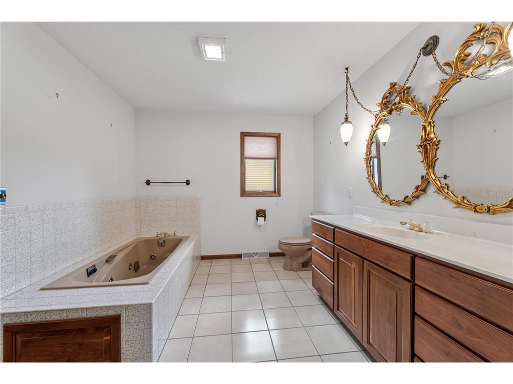 104 5th Avenue NW Spring Grove MN 55974 7111601 image15