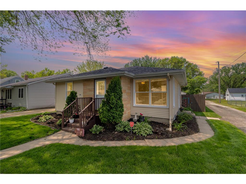 104 5th Street NW Montgomery MN 56069 6374350 image1