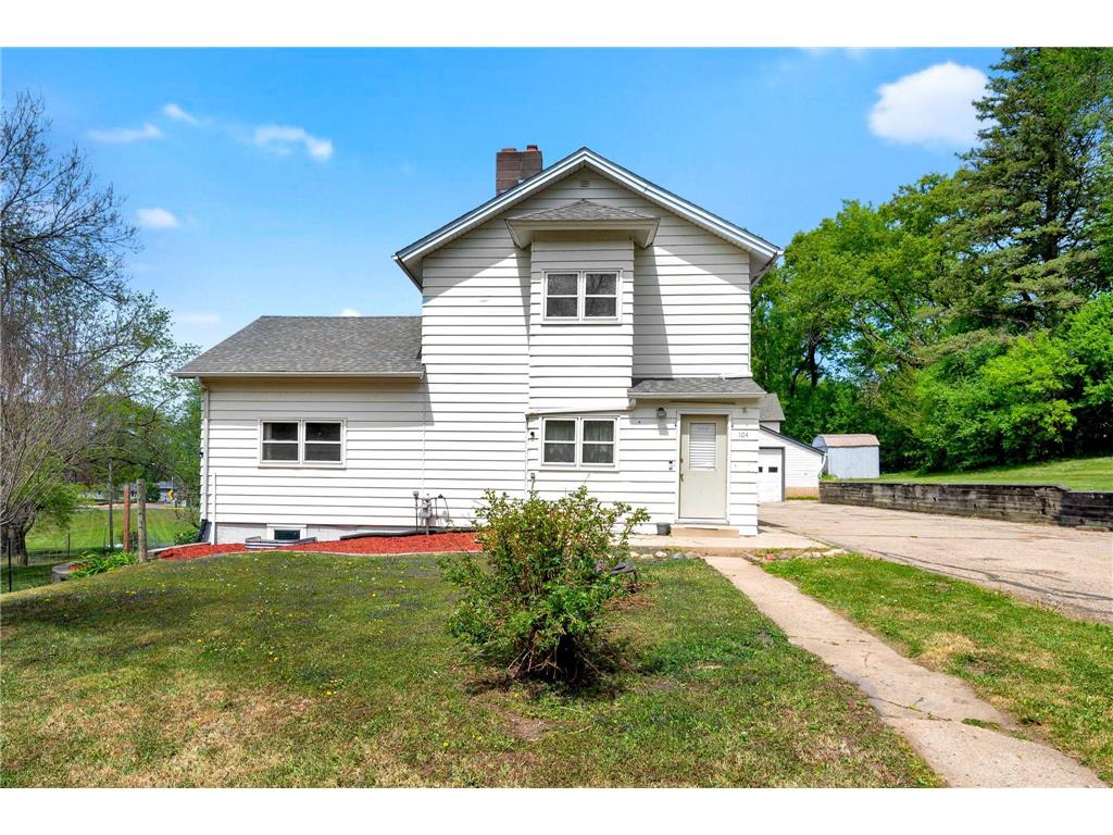 104 Frank Avenue NE Elysian MN 56028 7073838 image1