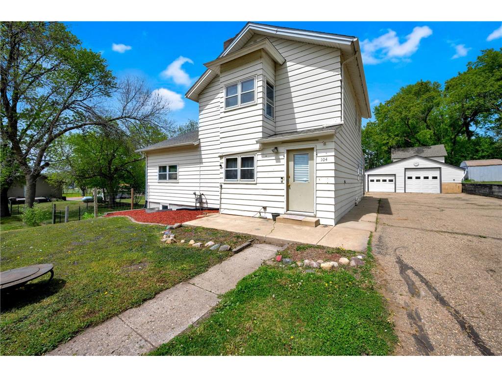 104 Frank Avenue NE Elysian MN 56028 7073838 image3