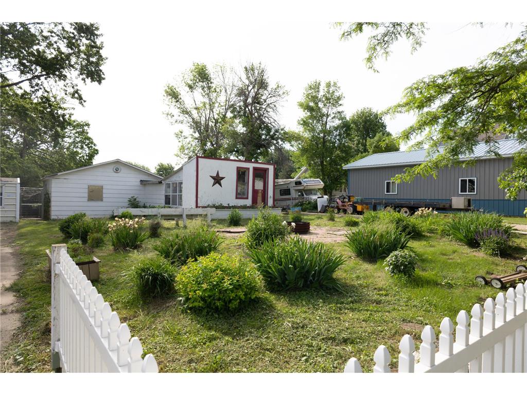104 Indiana Avenue Adrian MN 56110 7074054 image11