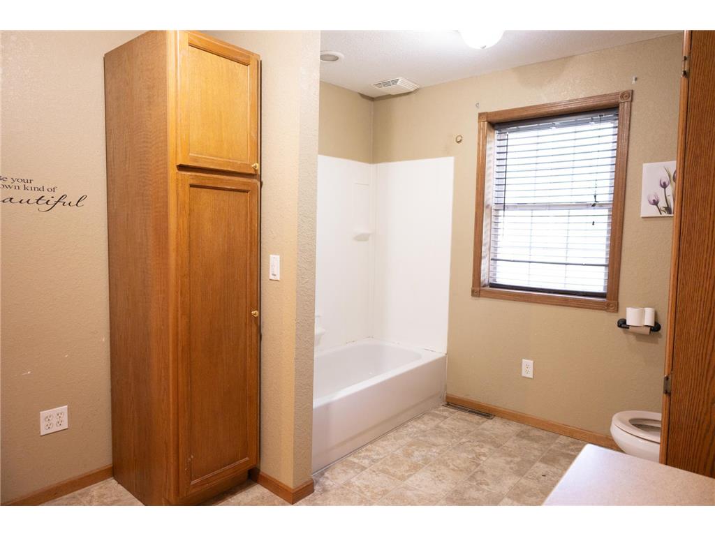 104 Indiana Avenue Adrian MN 56110 7074054 image35