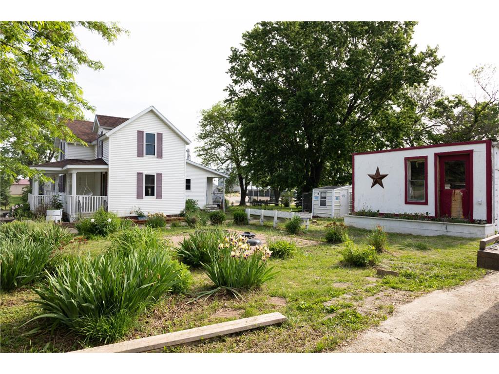 104 Indiana Avenue Adrian MN 56110 7074054 image4