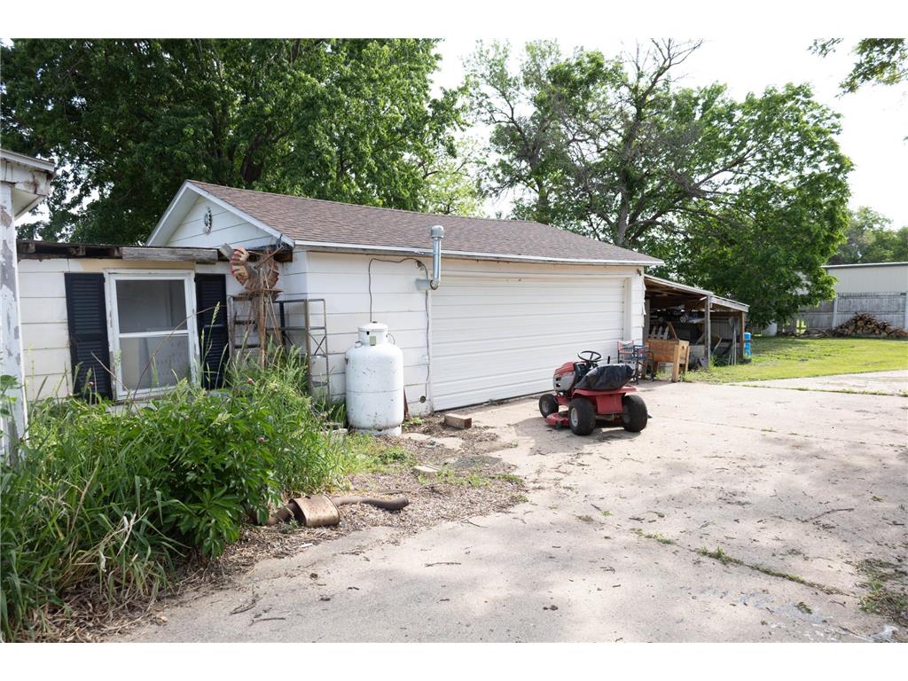 104 Indiana Avenue Adrian MN 56110 7074054 image5