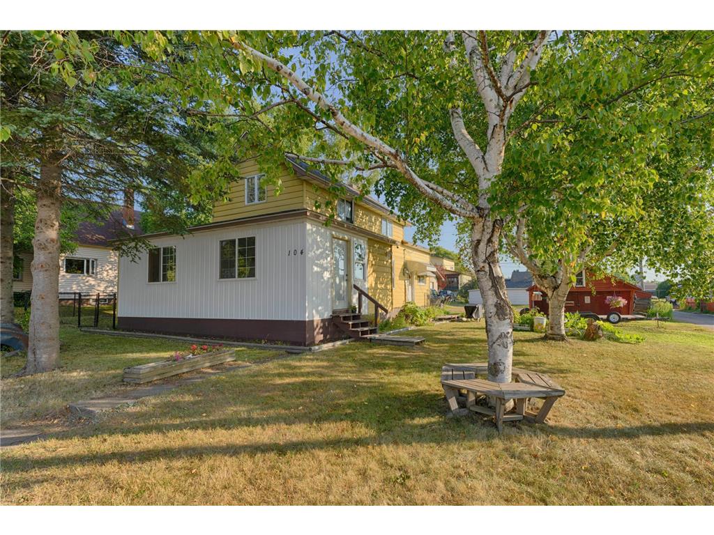 104 Indiana Avenue W Gilbert MN 55741 6417783 image1