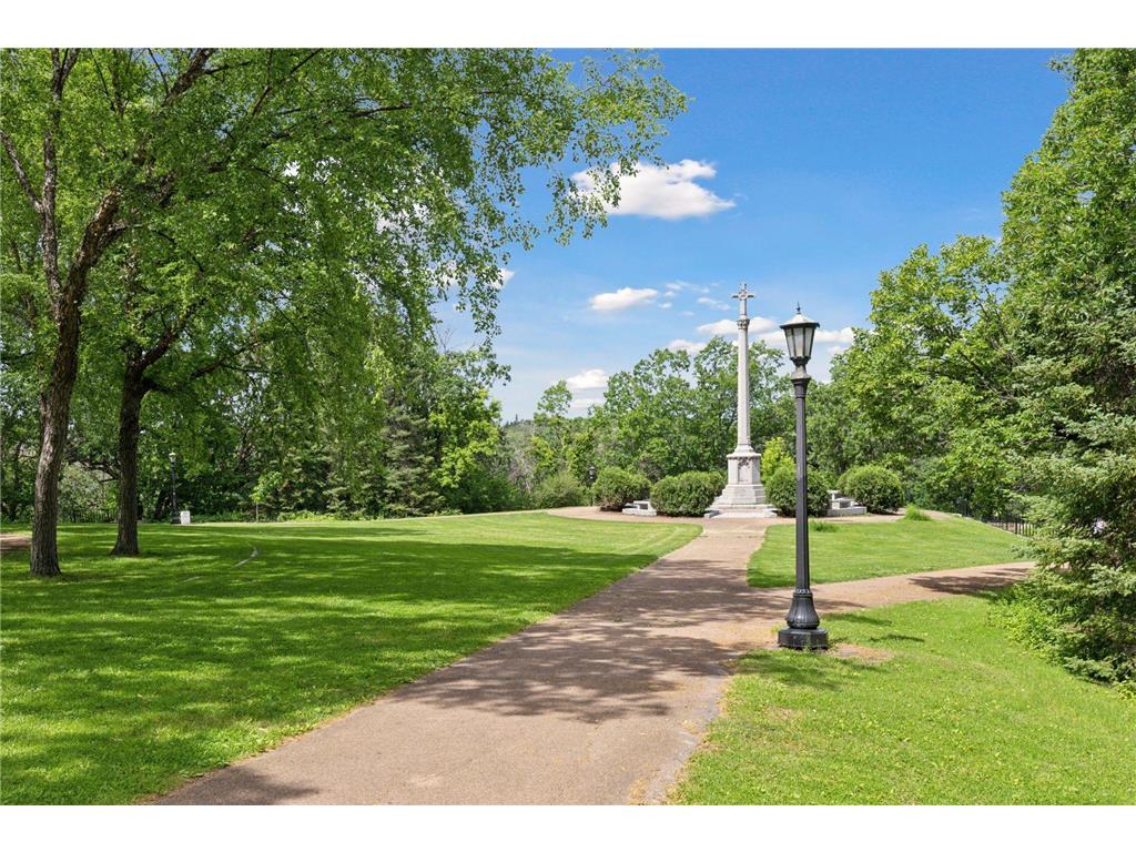 104 Mississippi River Boulevard N Saint Paul MN 55104 - Mississippi 6733053 image23