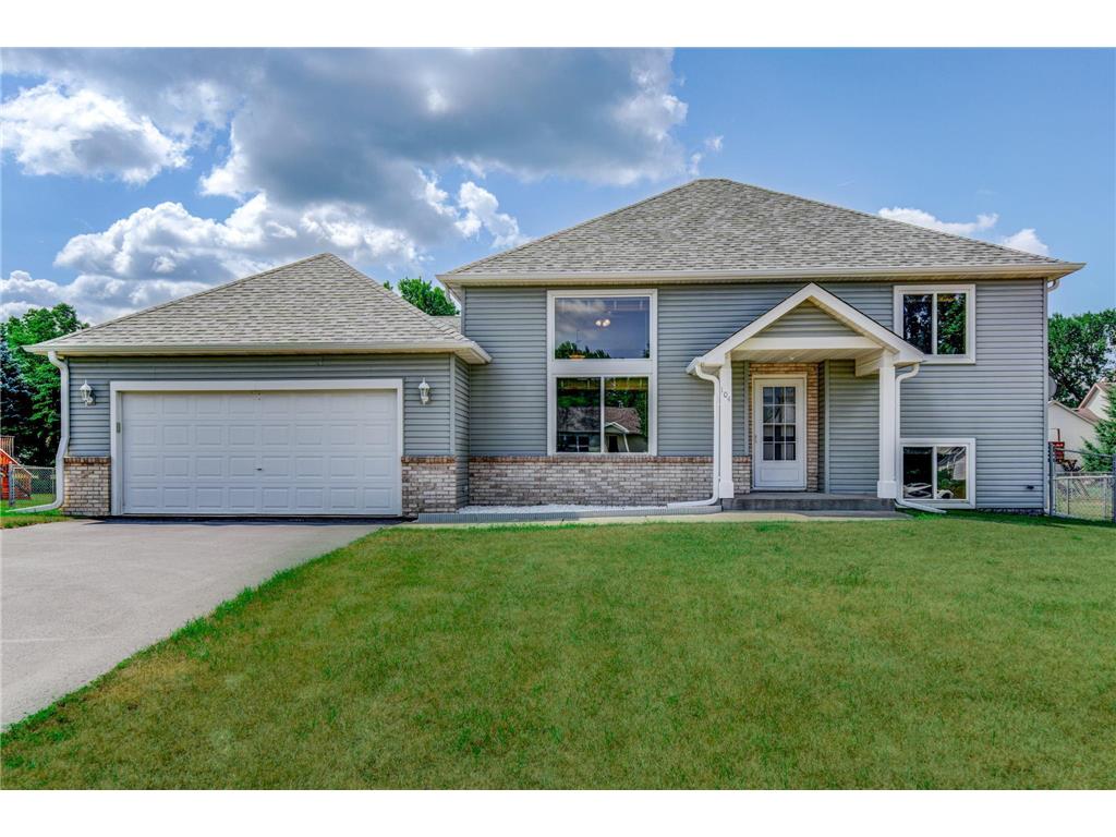 104 N Meadow Lane, Roberts, WI, 54023 MLS 6232558 Edina Realty