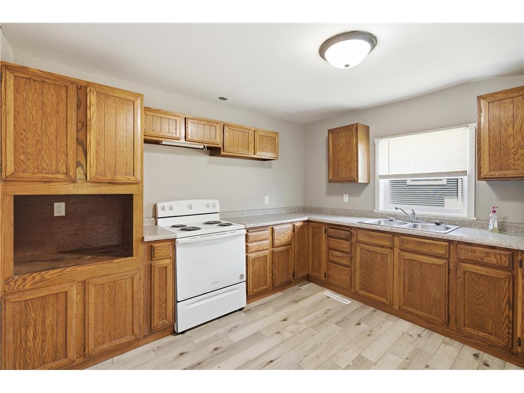 104 N Secor Street Bricelyn MN 56014 7099285 image2
