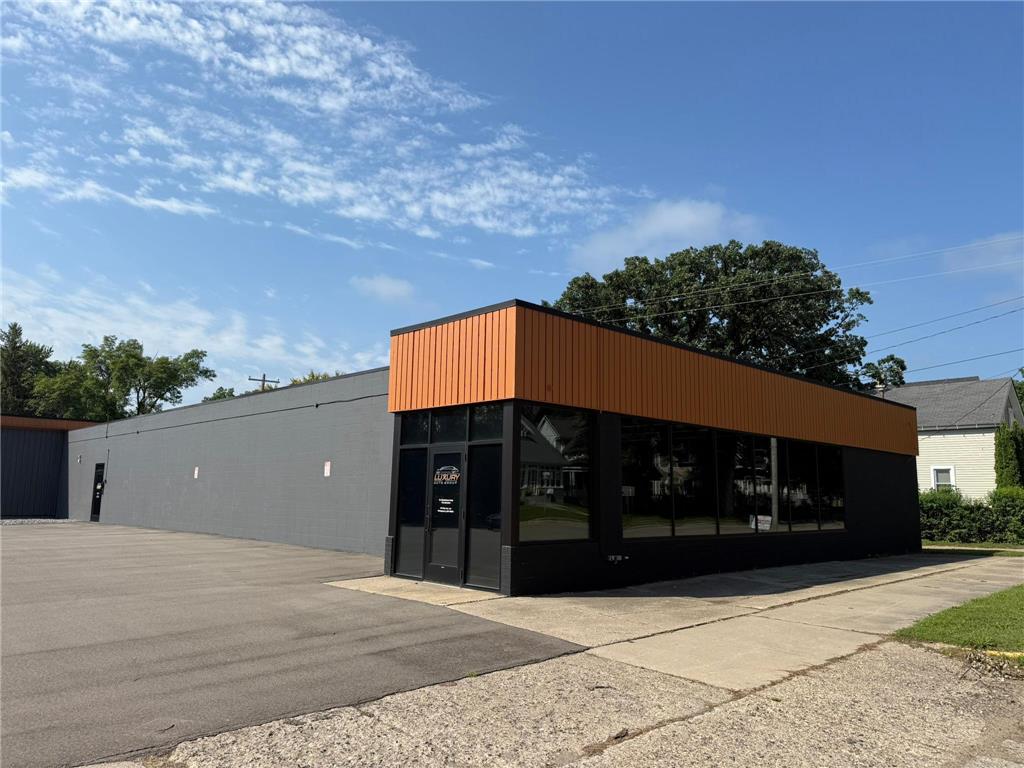 104 Oak Avenue SW Montgomery MN 56069 6768776 image1