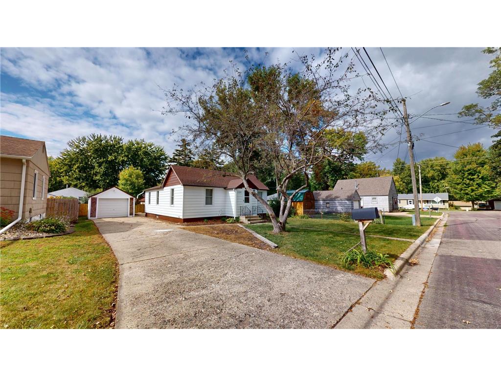 104 S 6th Avenue S Albert Lea MN 56007 6608326 image1