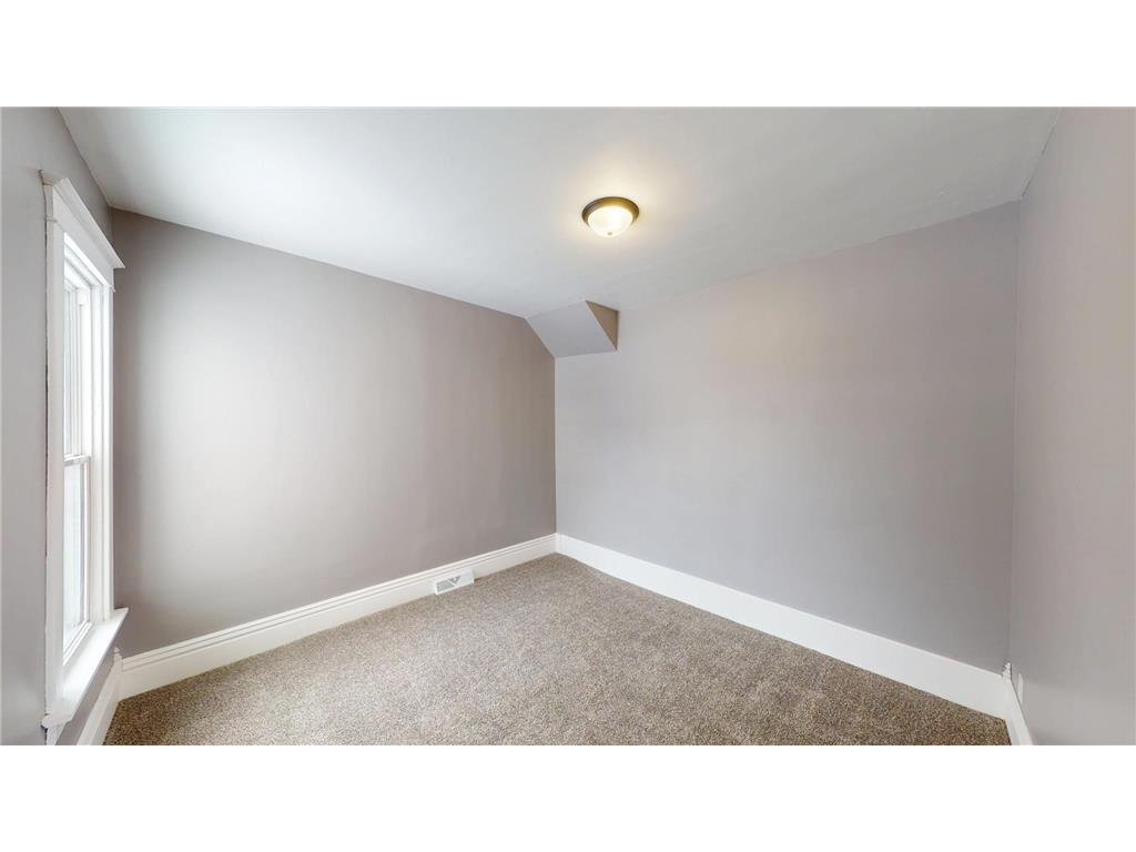 104 W 5th Street Cochrane WI 54622 6823913 image17