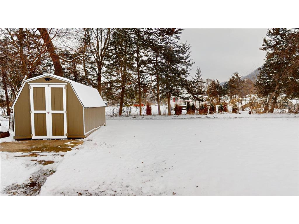 104 W 5th Street Cochrane WI 54622 6823913 image38