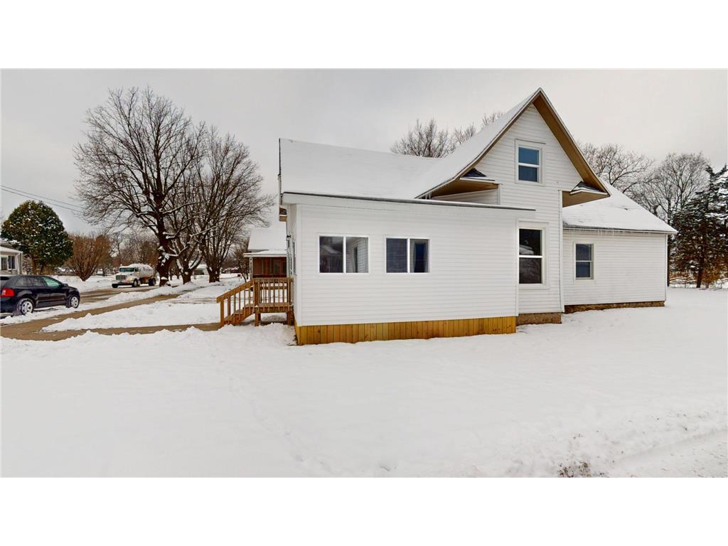 104 W 5th Street Cochrane WI 54622 6823913 image40