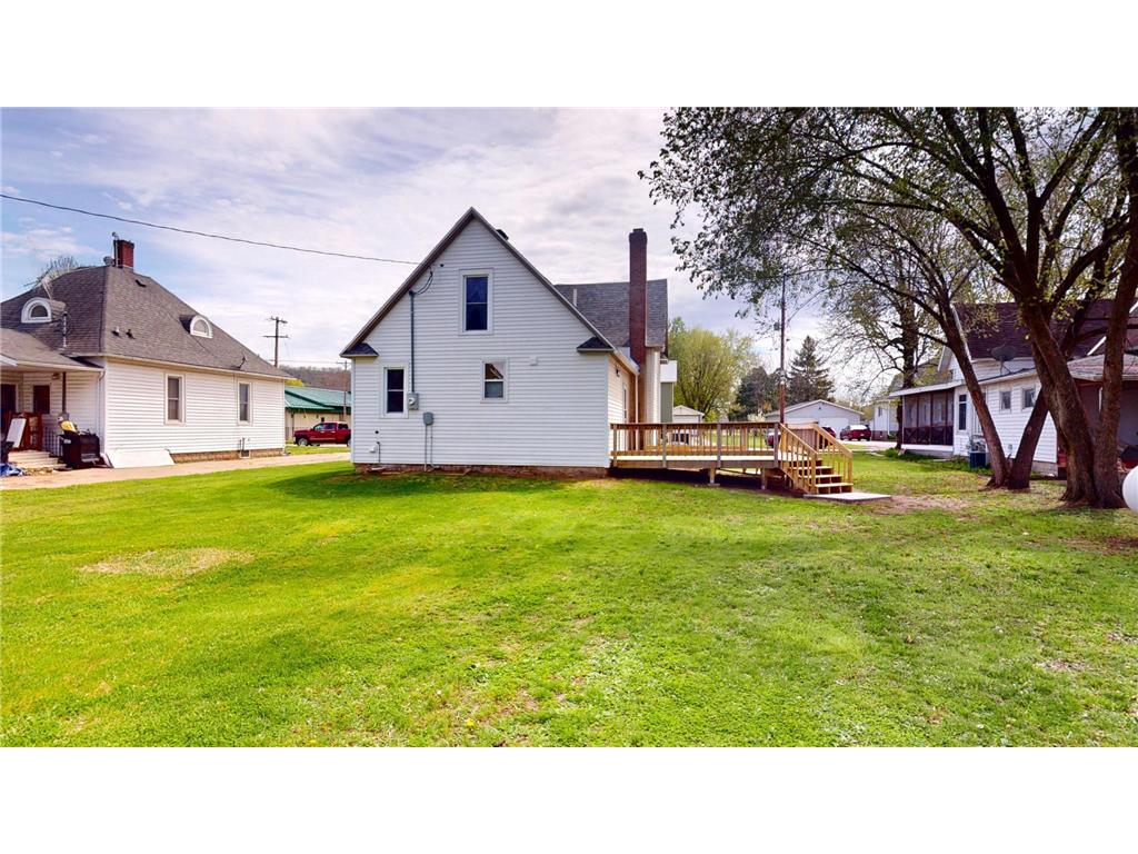 104 W 5th Street Cochrane WI 54622 7067583 image3