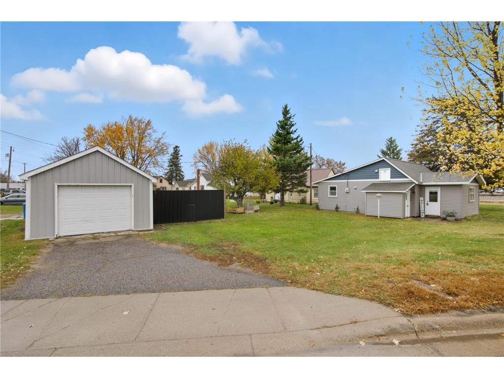 104 W Centre Street Royalton MN 56373 6806511 image1