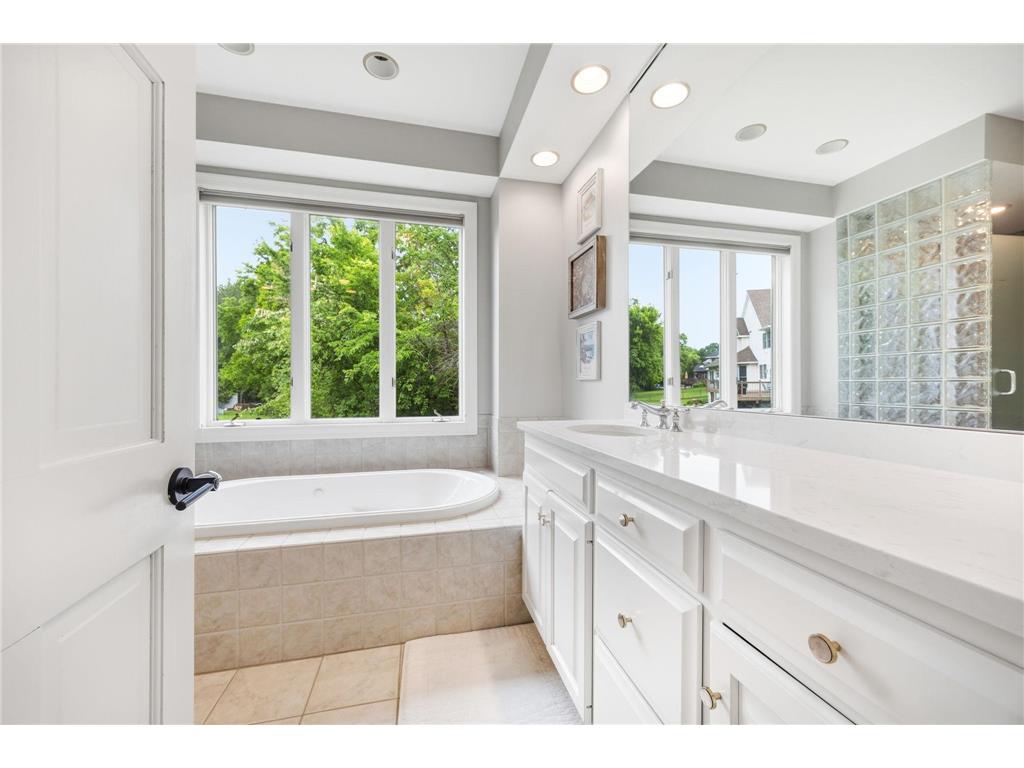 1040 Bayside Lane Minnetrista MN 55364 - Lake Minnetonka 7097458 image13