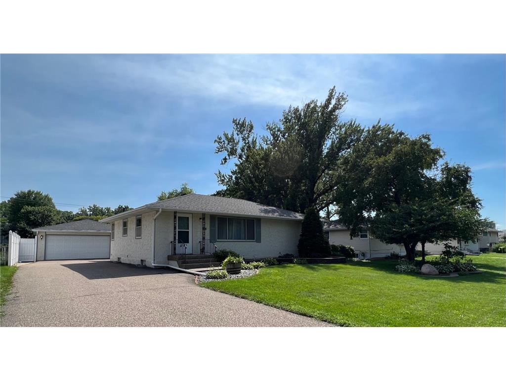 1040 Lynde Drive NE Fridley MN 55432 6769547 image1