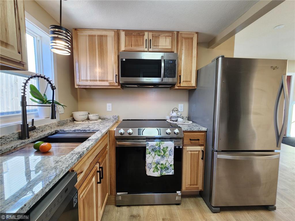 1040 Rose Avenue E Saint Paul MN 55106 7085742 image2