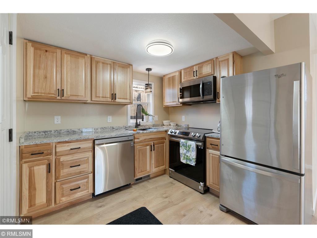 1040 Rose Avenue E Saint Paul MN 55106 7085742 image5