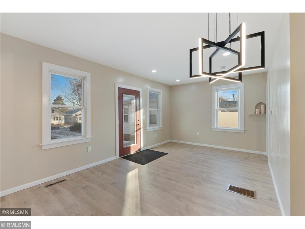 1040 Rose Avenue E Saint Paul MN 55106 7085742 image6