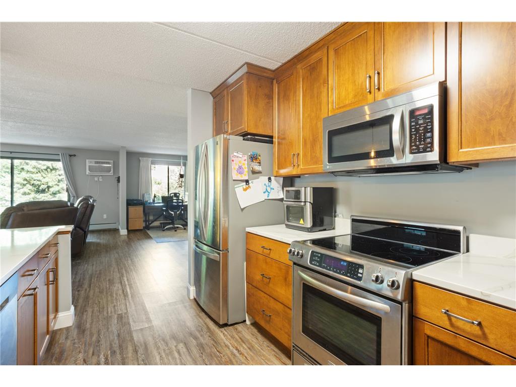 10401 Cedar Lake Road #201 Minnetonka MN 55305 6771488 image11