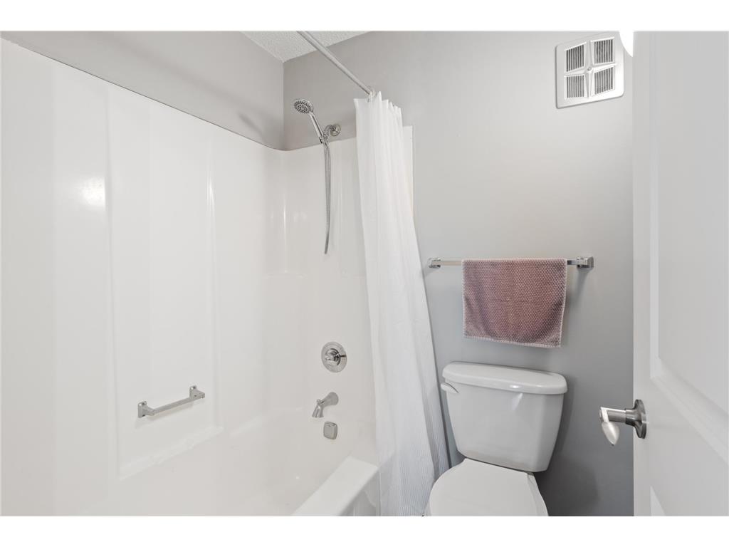 10401 Cedar Lake Road #201 Minnetonka MN 55305 6771488 image12