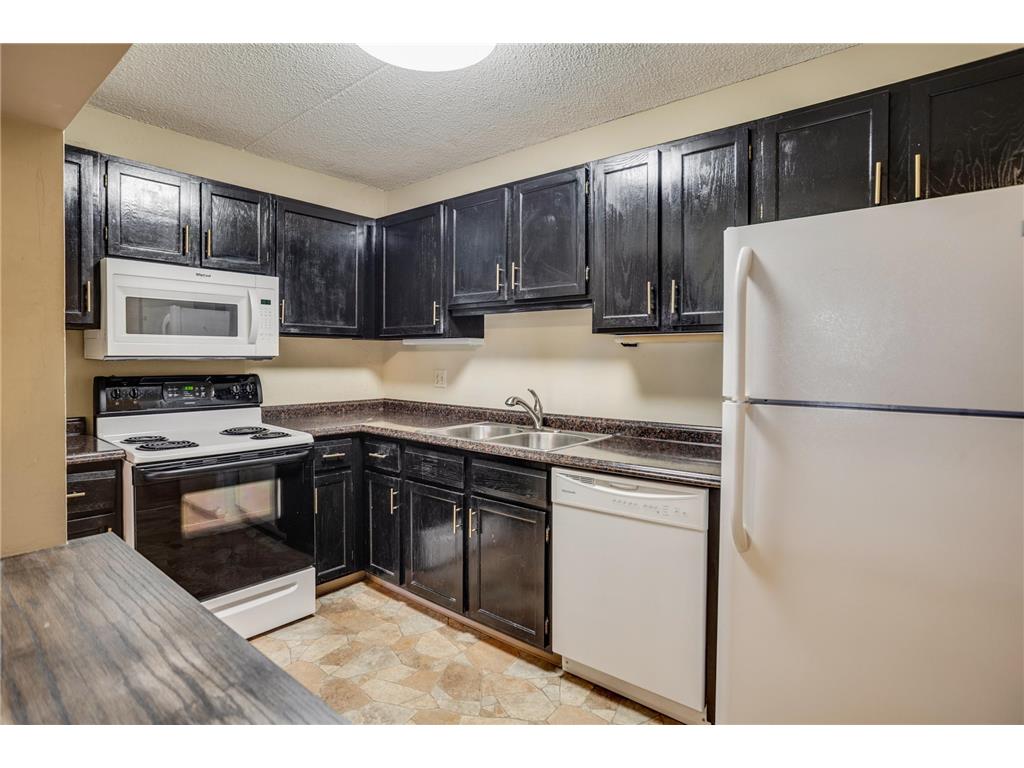 10401 Cedar Lake Road #215 Minnetonka MN 55305 6815885 image3