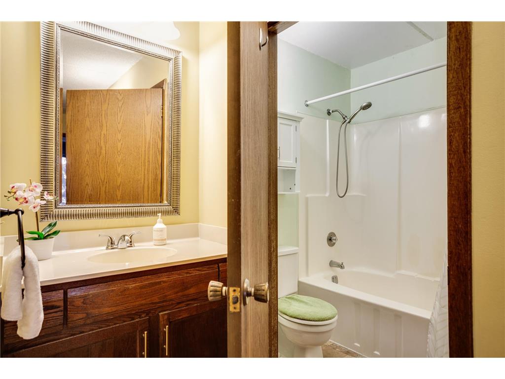 10401 Cedar Lake Road #215 Minnetonka MN 55305 6815885 image5