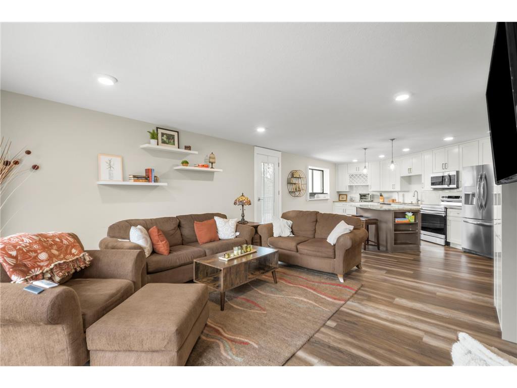 10401 Cedar Lake Road #319 Minnetonka MN 55305 6707469 image1