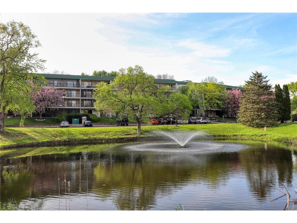 10401 Cedar Lake Road #405 Minnetonka MN 55305 7050389 image1