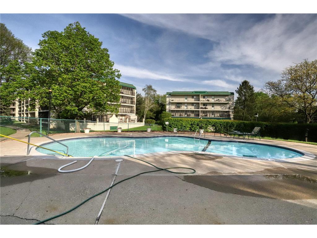 10401 Cedar Lake Road #405 Minnetonka MN 55305 7050389 image20