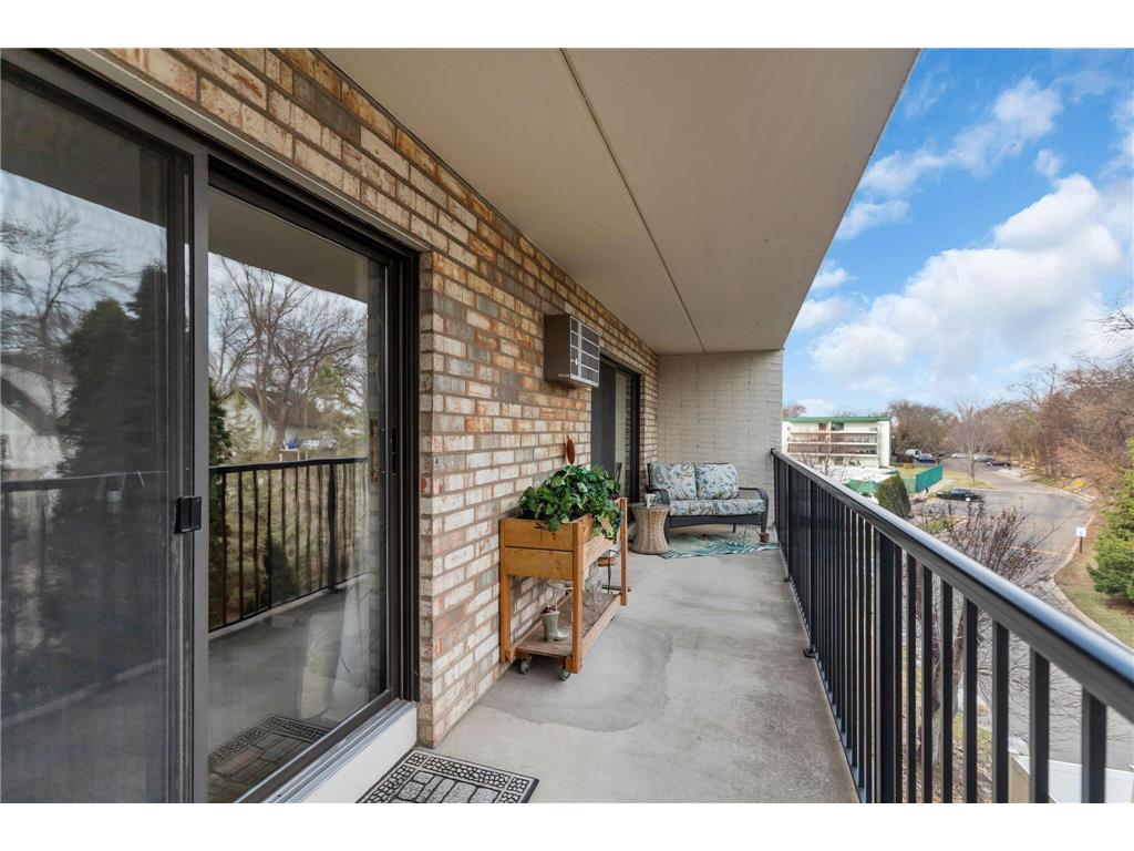10401 Cedar Lake Road #405 Minnetonka MN 55305 7050389 image22