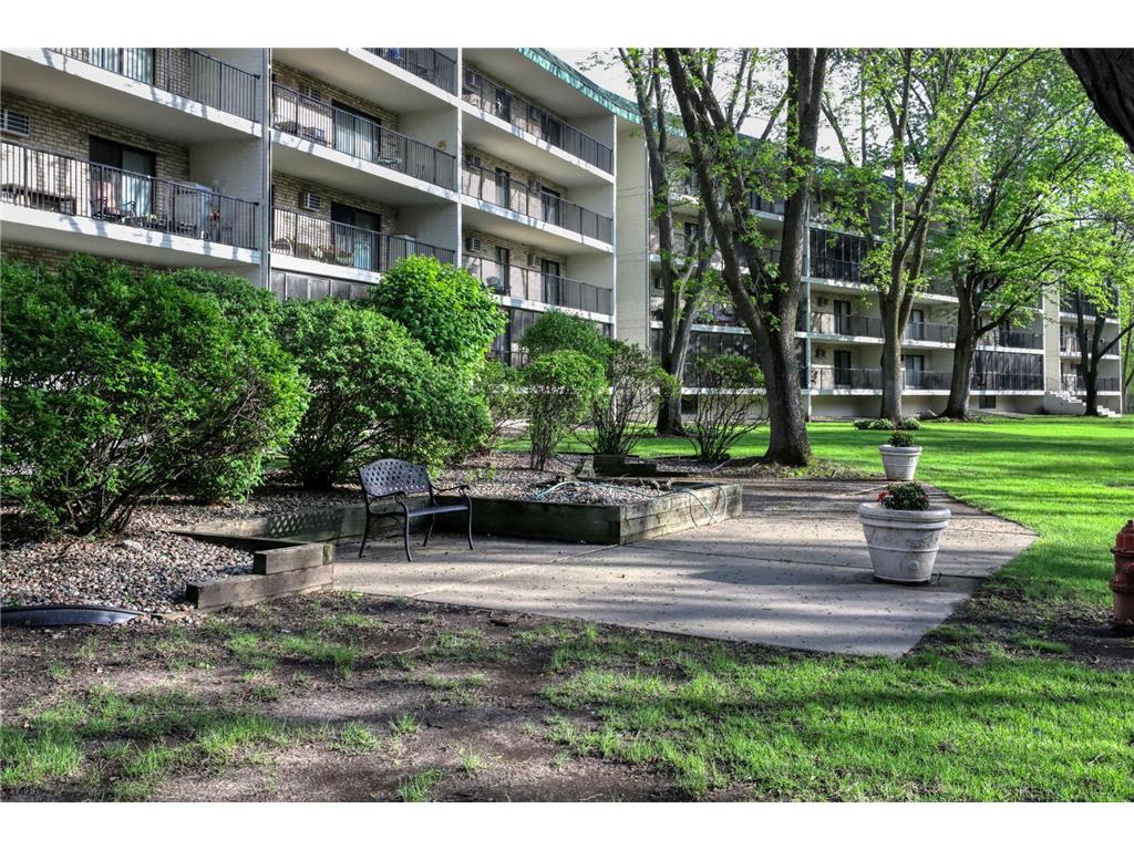 10401 Cedar Lake Road #405 Minnetonka MN 55305 7050389 image5