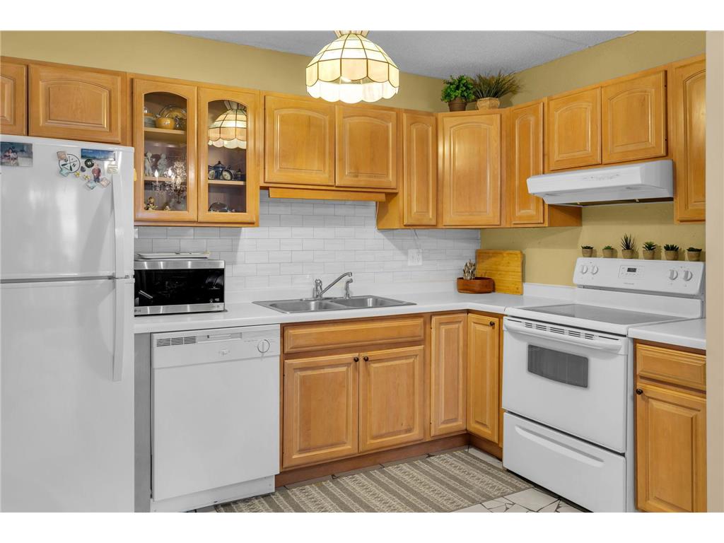 10401 Cedar Lake Road #405 Minnetonka MN 55305 7050389 image7
