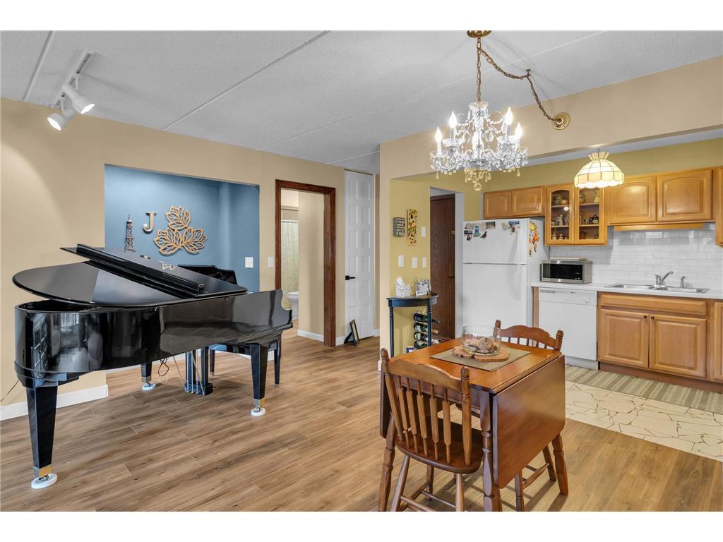10401 Cedar Lake Road #405 Minnetonka MN 55305 7050389 image8