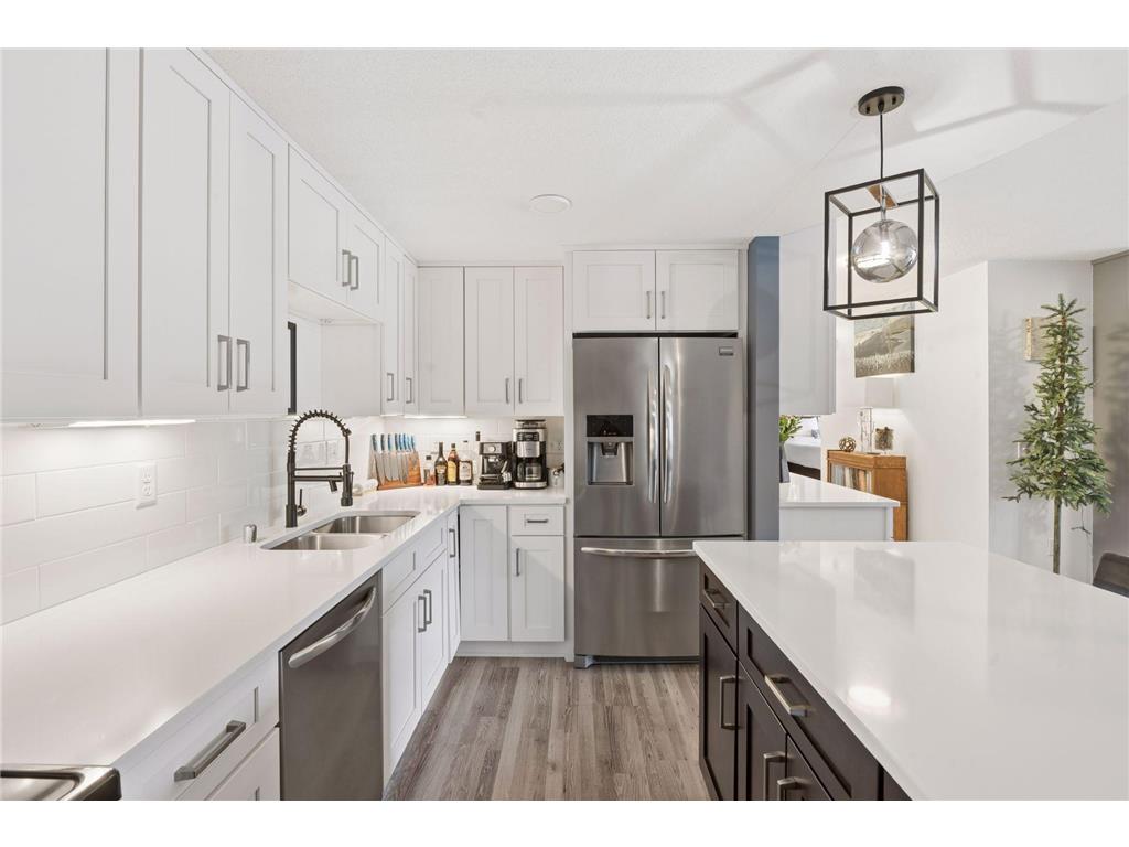 10401 Cedar Lake Road #410 Minnetonka MN 55305 7035933 image1