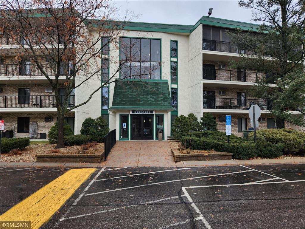 10401 Cedar Lake Road #520 Minnetonka MN 55305 6471303 image1