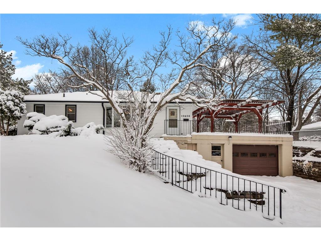 10406 Harriet Avenue S Bloomington MN 55420 7024265 image1