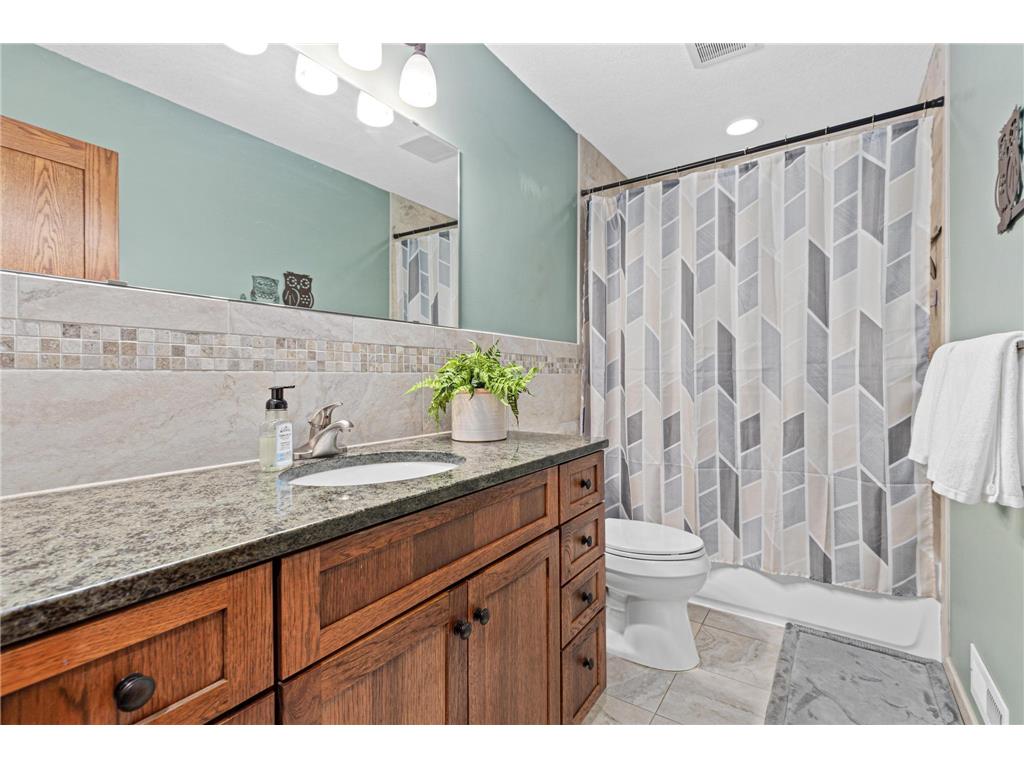 10408 Wyoming Avenue S Bloomington MN 55438 7053376 image19