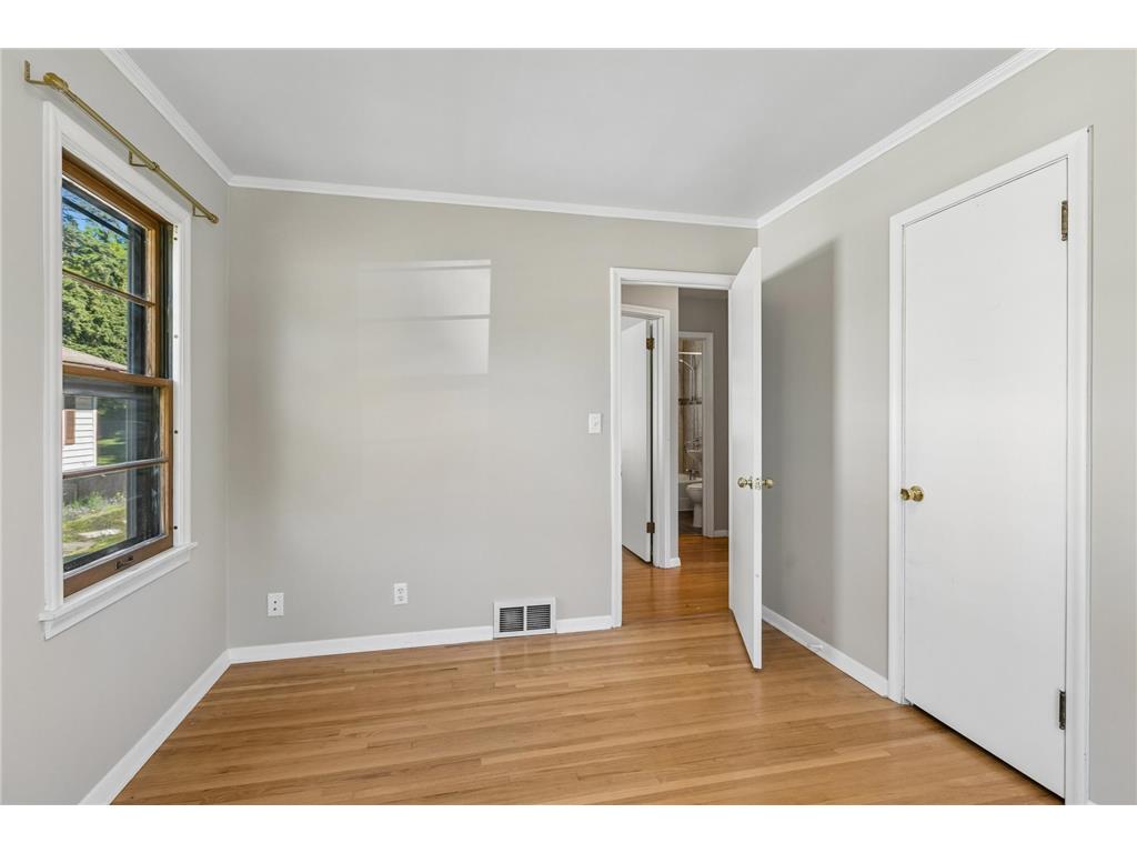 1041 36th Avenue NE Minneapolis MN 55418 7061465 image16
