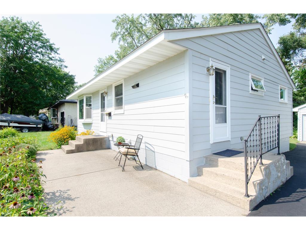 1041 Madison Street Anoka MN 55303 6585983 image1