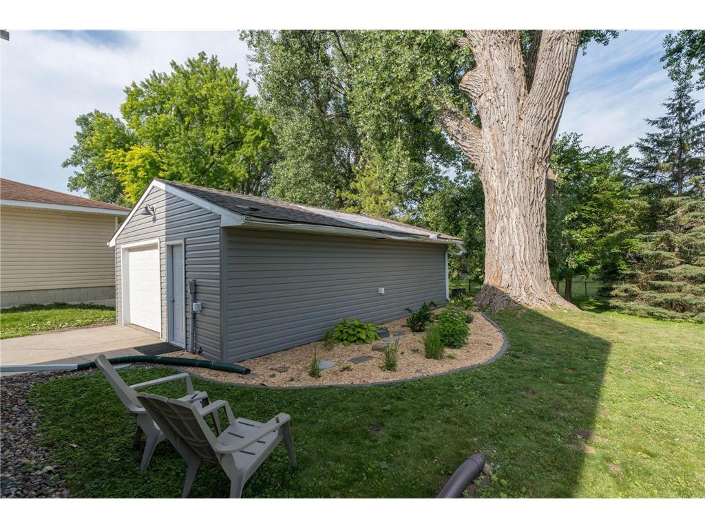 1041 Quincy Street North Mankato MN 56003 7098881 image25
